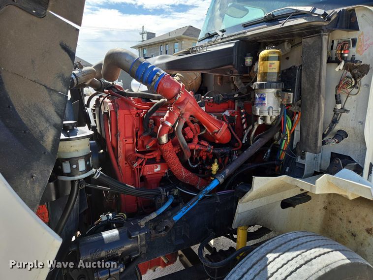 image for item ED2142 2007 International 9400i SBA flatbed truck with mud mixing system