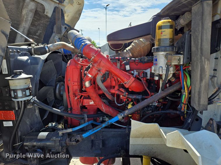 image for item ED2142 2007 International 9400i SBA flatbed truck with mud mixing system