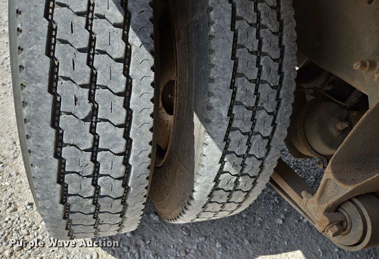 image for item ED2142 2007 International 9400i SBA flatbed truck with mud mixing system