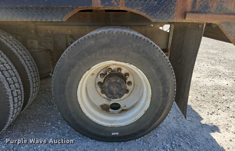 image for item ED2142 2007 International 9400i SBA flatbed truck with mud mixing system