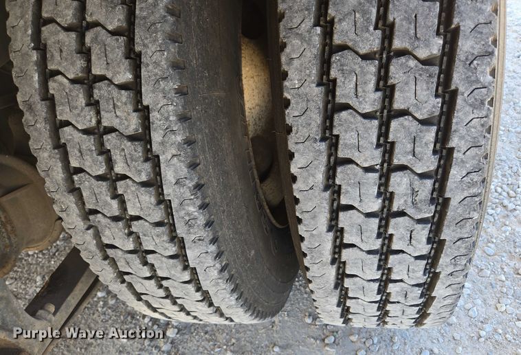 image for item ED2142 2007 International 9400i SBA flatbed truck with mud mixing system