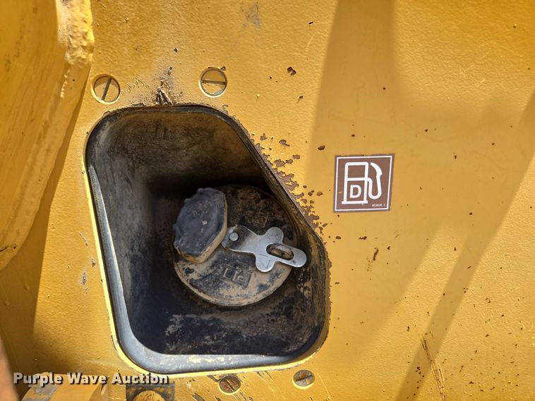 image for item ED2144 2002 Caterpillar 963C track loader