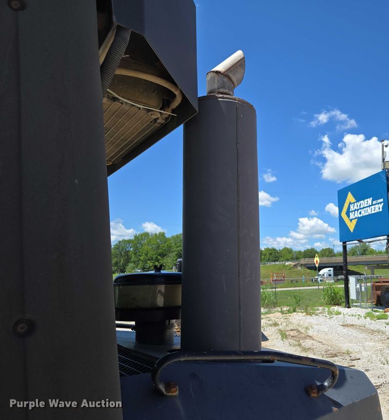 image for item ED2144 2002 Caterpillar 963C track loader