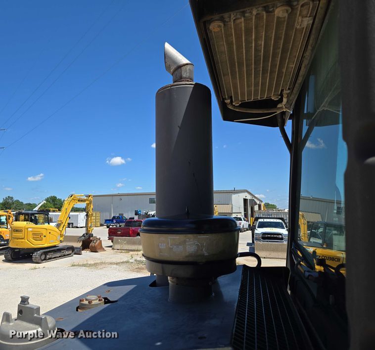 image for item ED2144 2002 Caterpillar 963C track loader