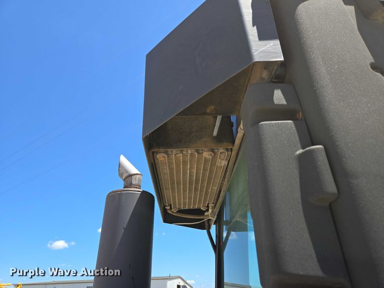 image for item ED2144 2002 Caterpillar 963C track loader