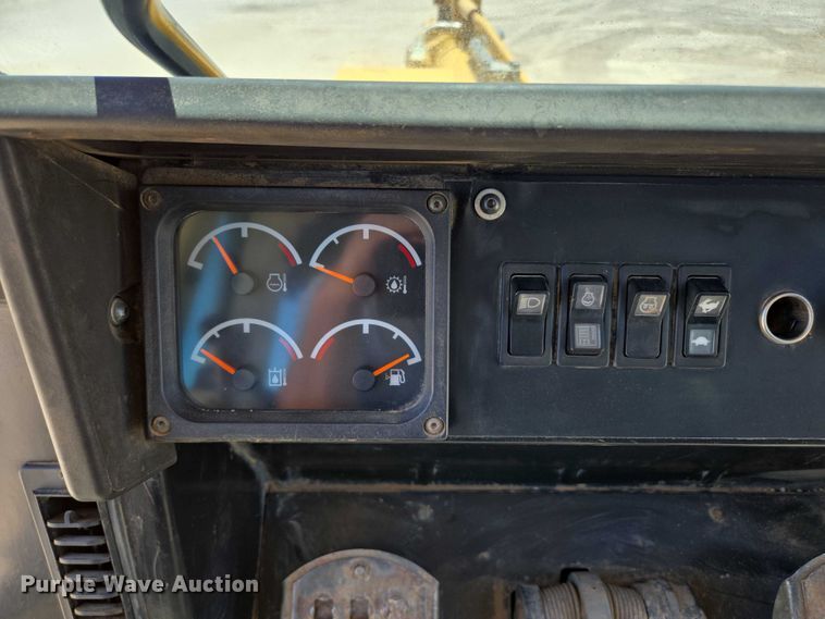 image for item ED2144 2002 Caterpillar 963C track loader