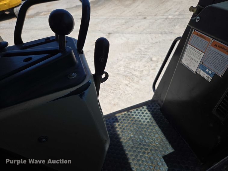 image for item ED2144 2002 Caterpillar 963C track loader