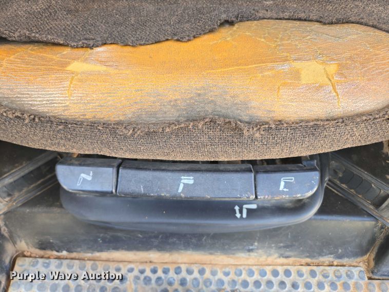 image for item ED2144 2002 Caterpillar 963C track loader