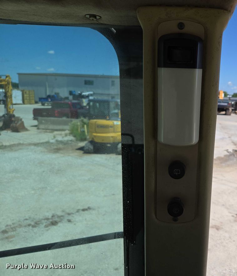 image for item ED2144 2002 Caterpillar 963C track loader