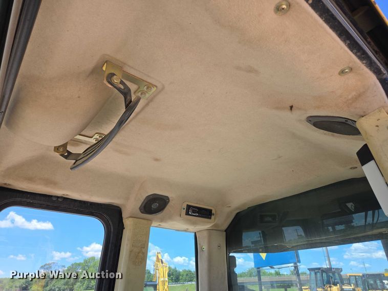 image for item ED2144 2002 Caterpillar 963C track loader