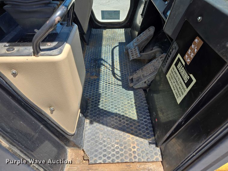 image for item ED2144 2002 Caterpillar 963C track loader