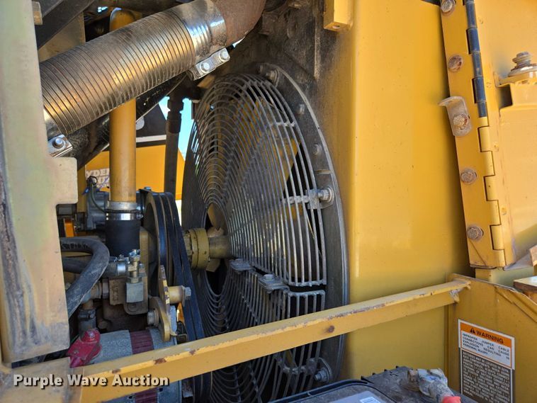 image for item ED2144 2002 Caterpillar 963C track loader