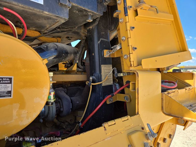 image for item ED2144 2002 Caterpillar 963C track loader