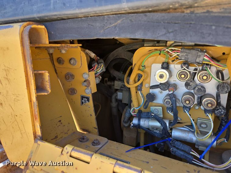 image for item ED2144 2002 Caterpillar 963C track loader