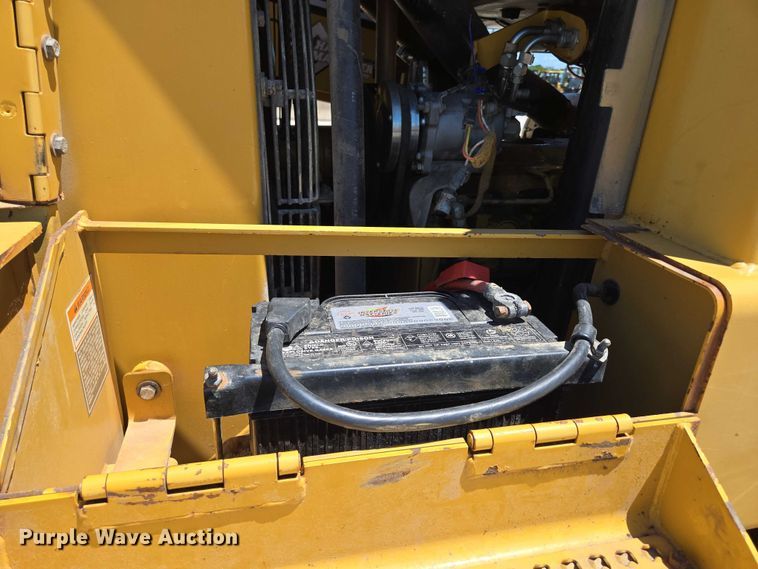 image for item ED2144 2002 Caterpillar 963C track loader