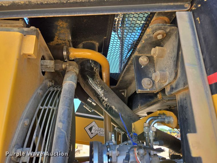 image for item ED2144 2002 Caterpillar 963C track loader
