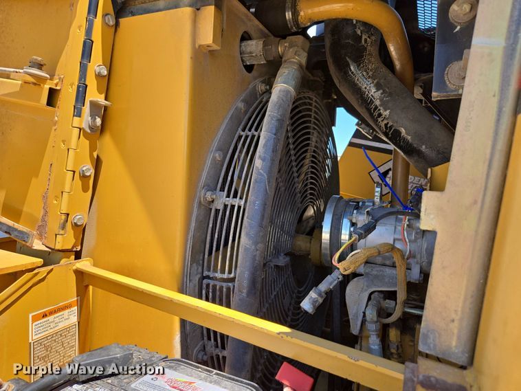 image for item ED2144 2002 Caterpillar 963C track loader