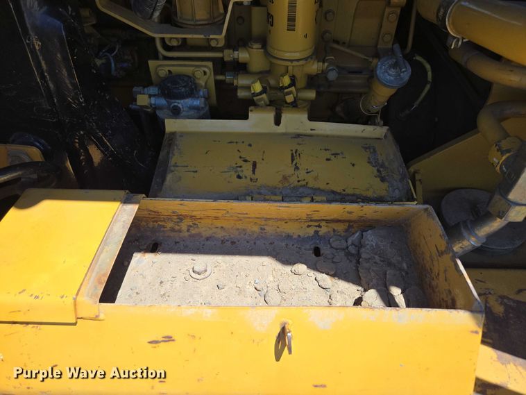 image for item ED2144 2002 Caterpillar 963C track loader