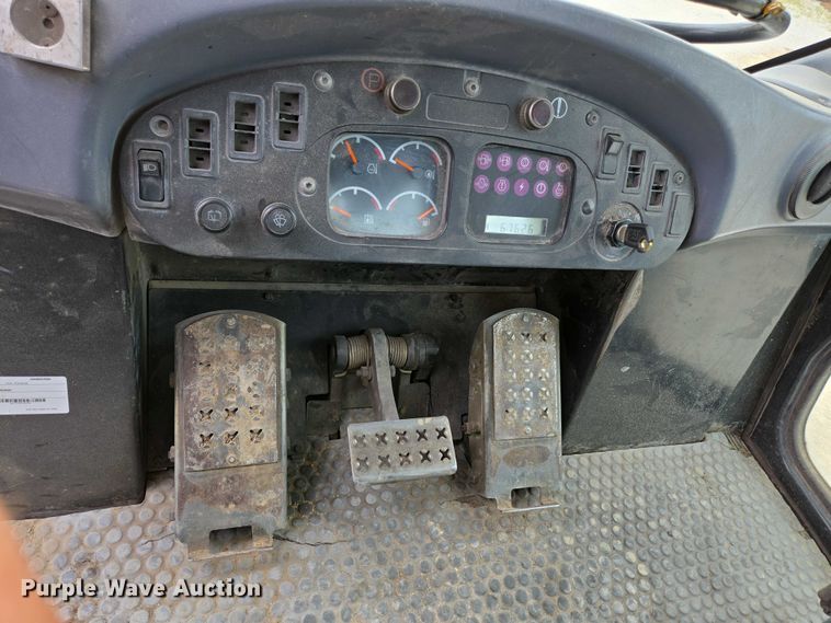 image for item ED2145 2005 Caterpillar 973C track loader