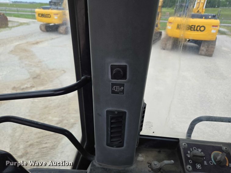 image for item ED2145 2005 Caterpillar 973C track loader