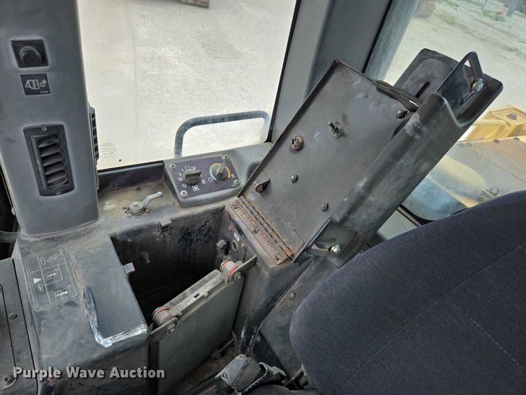 image for item ED2145 2005 Caterpillar 973C track loader