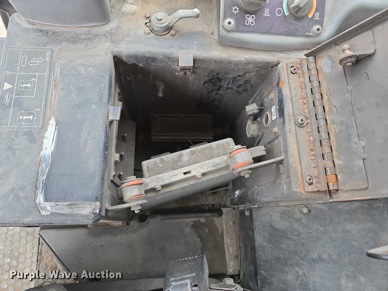 image for item ED2145 2005 Caterpillar 973C track loader