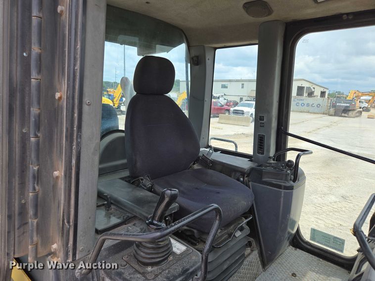 image for item ED2145 2005 Caterpillar 973C track loader