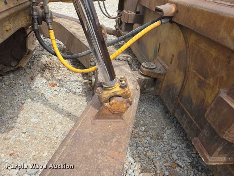 image for item ED2146 1992 Caterpillar D8N dozer