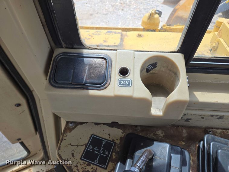image for item ED2146 1992 Caterpillar D8N dozer