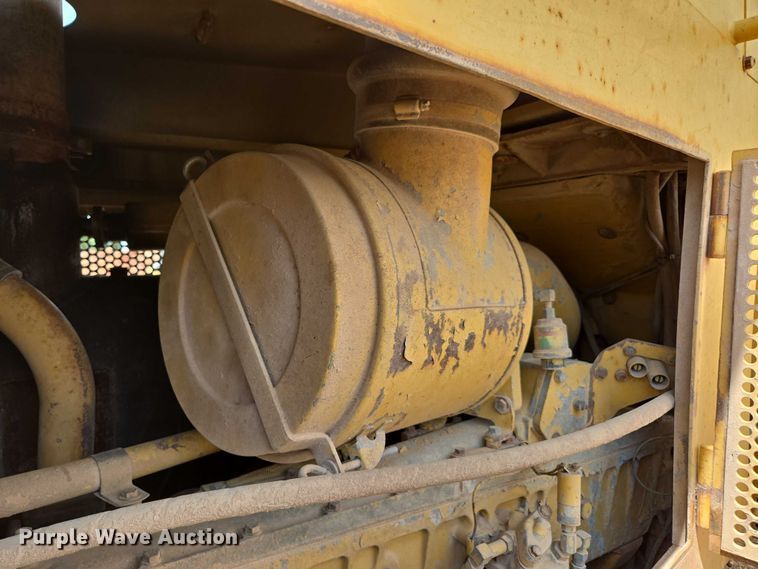 image for item ED2146 1992 Caterpillar D8N dozer
