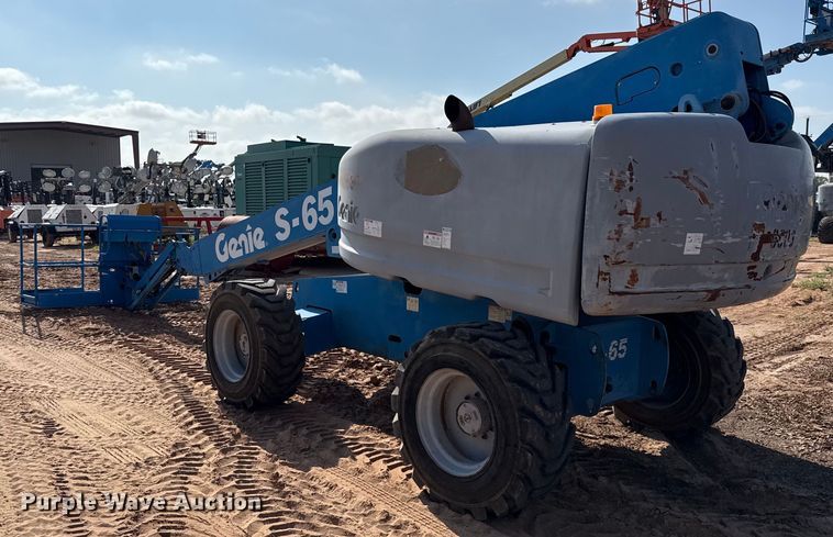image for item ED5790 2007 Genie S-65  boom lift