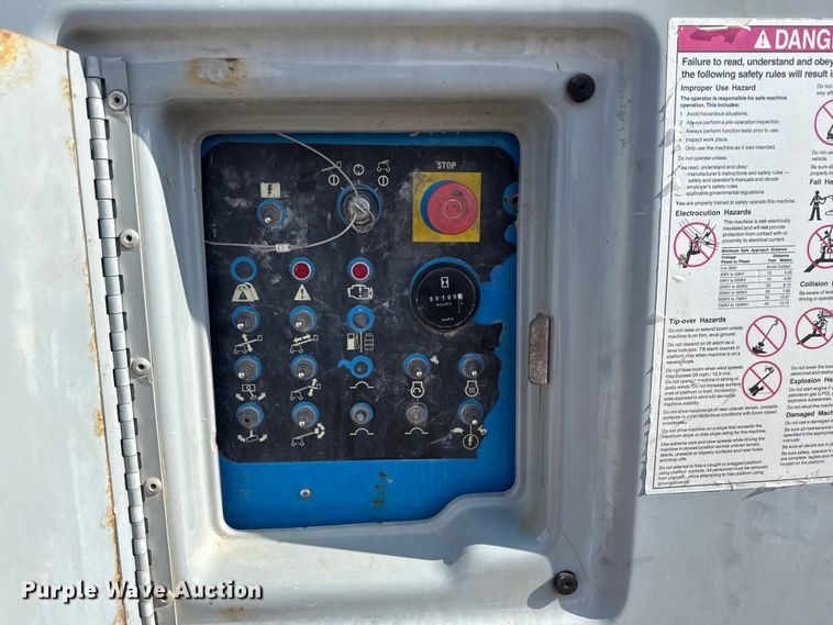 image for item ED5790 2007 Genie S-65  boom lift