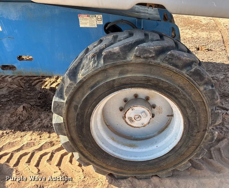 image for item ED5790 2007 Genie S-65  boom lift