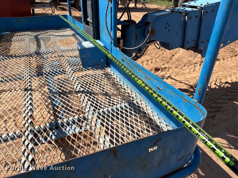 image for item ED5791 2010 Genie S-80X boom lift