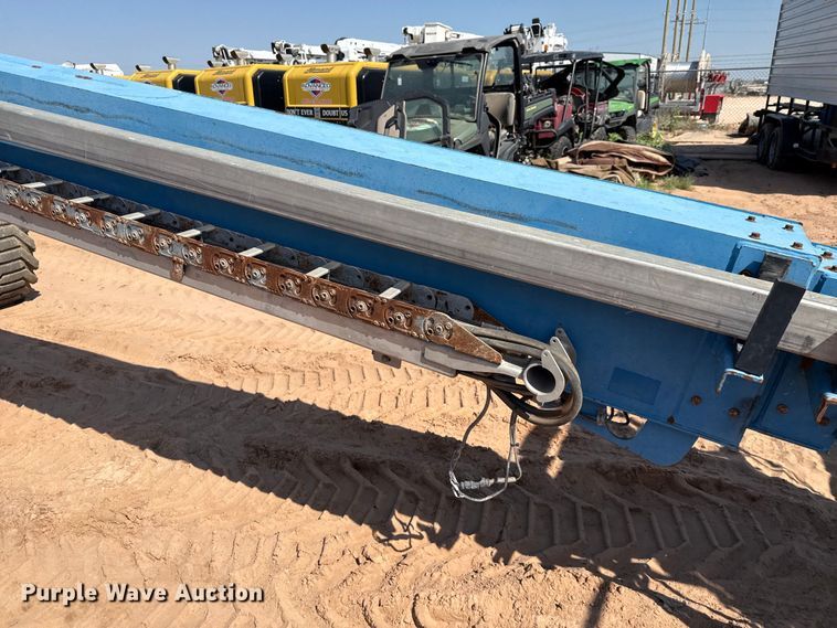 image for item ED5791 2010 Genie S-80X boom lift