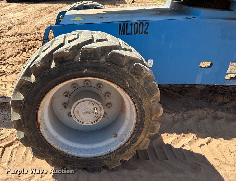 image for item ED5791 2010 Genie S-80X boom lift