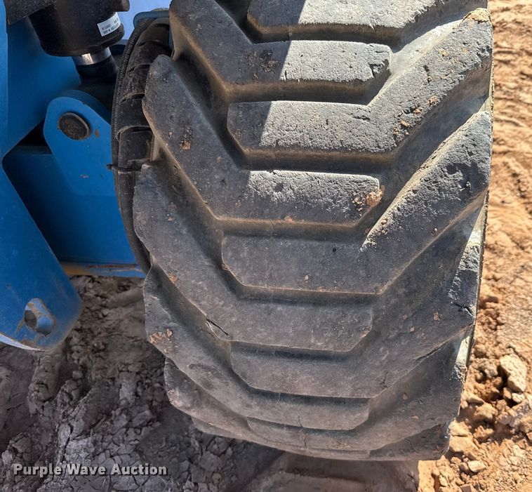 image for item ED5791 2010 Genie S-80X boom lift