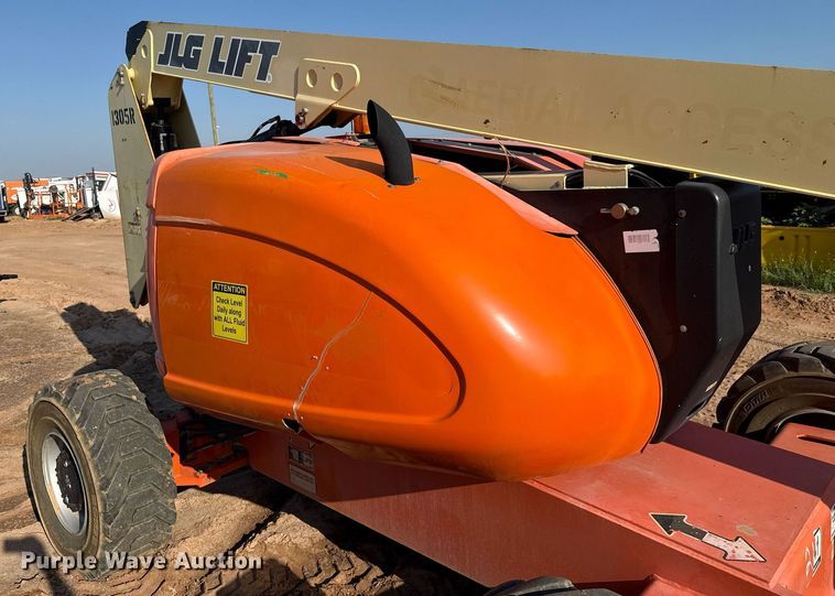 image for item ED5792 2003 JLG 600AJ boom lift