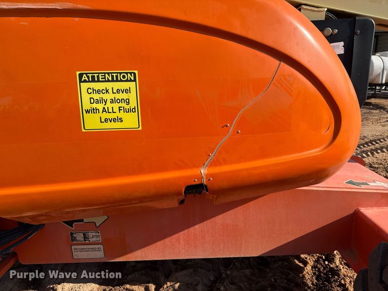 image for item ED5792 2003 JLG 600AJ boom lift