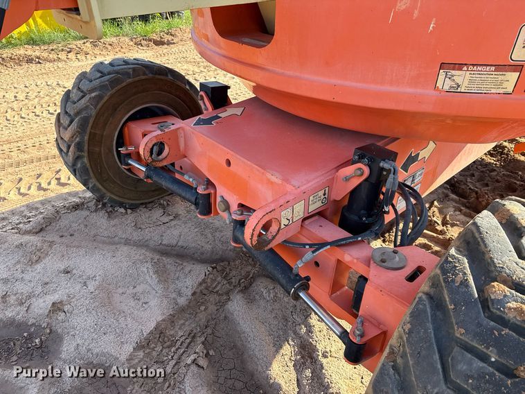 image for item ED5792 2003 JLG 600AJ boom lift