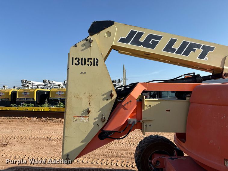image for item ED5792 2003 JLG 600AJ boom lift