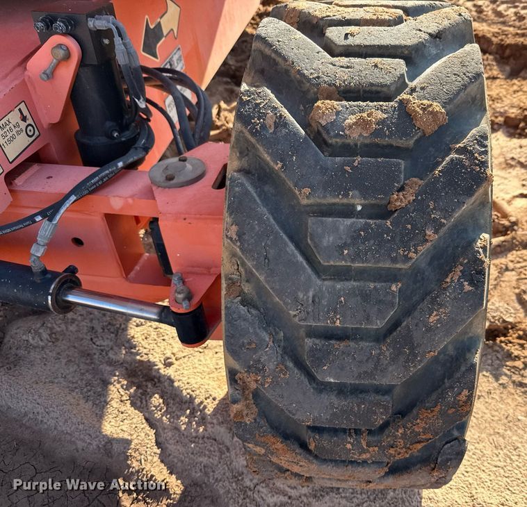 image for item ED5792 2003 JLG 600AJ boom lift