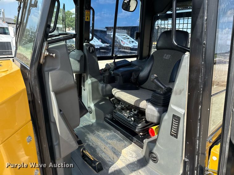 image for item ED5796 2018 Caterpillar D6K2 LGP dozer