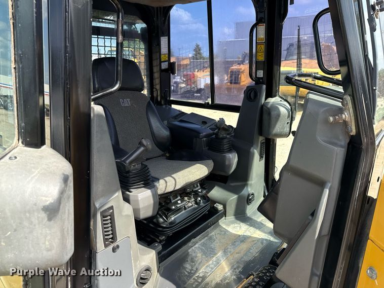 image for item ED5796 2018 Caterpillar D6K2 LGP dozer