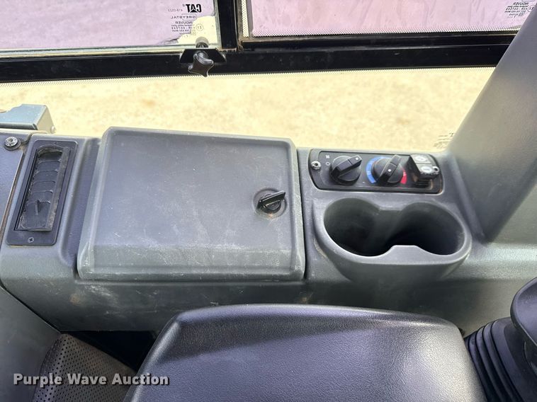 image for item ED5796 2018 Caterpillar D6K2 LGP dozer