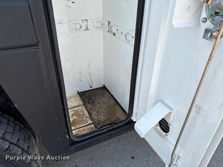 image for item ED5799 2016 Peterbilt 337 crane truck