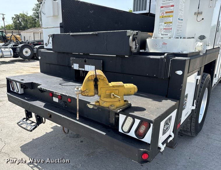 image for item ED5799 2016 Peterbilt 337 crane truck