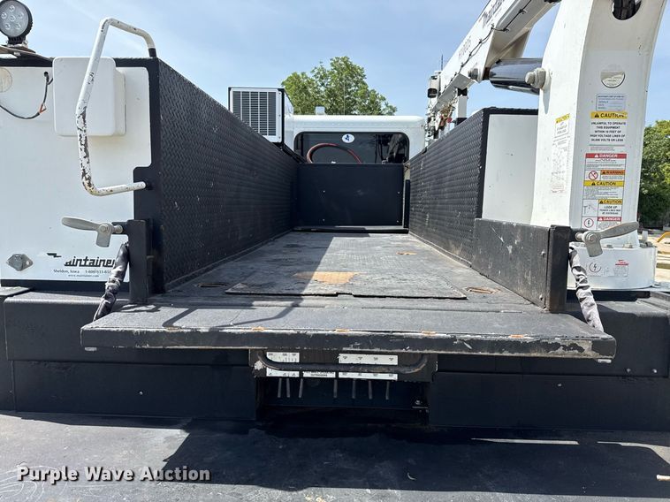 image for item ED5799 2016 Peterbilt 337 crane truck