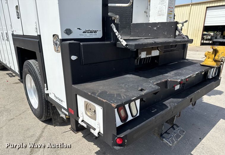 image for item ED5799 2016 Peterbilt 337 crane truck