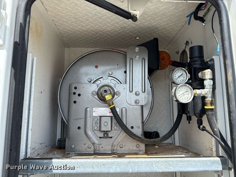 image for item ED5799 2016 Peterbilt 337 crane truck